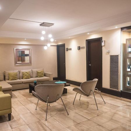 Premium Tower Suites Мендоса Екстериор снимка