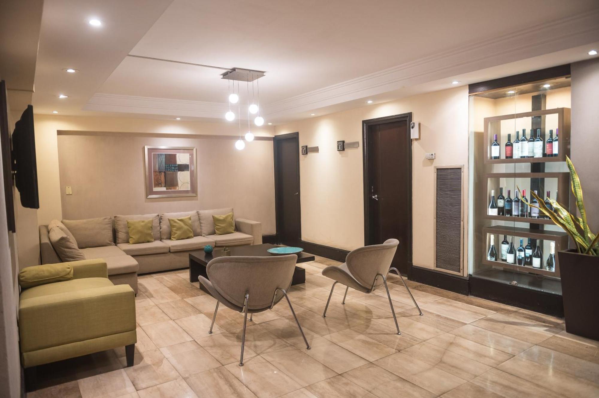 Premium Tower Suites Мендоса Екстериор снимка