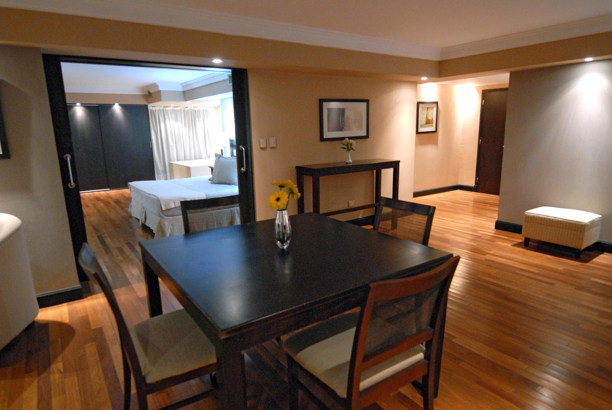 Premium Tower Suites Мендоса Екстериор снимка