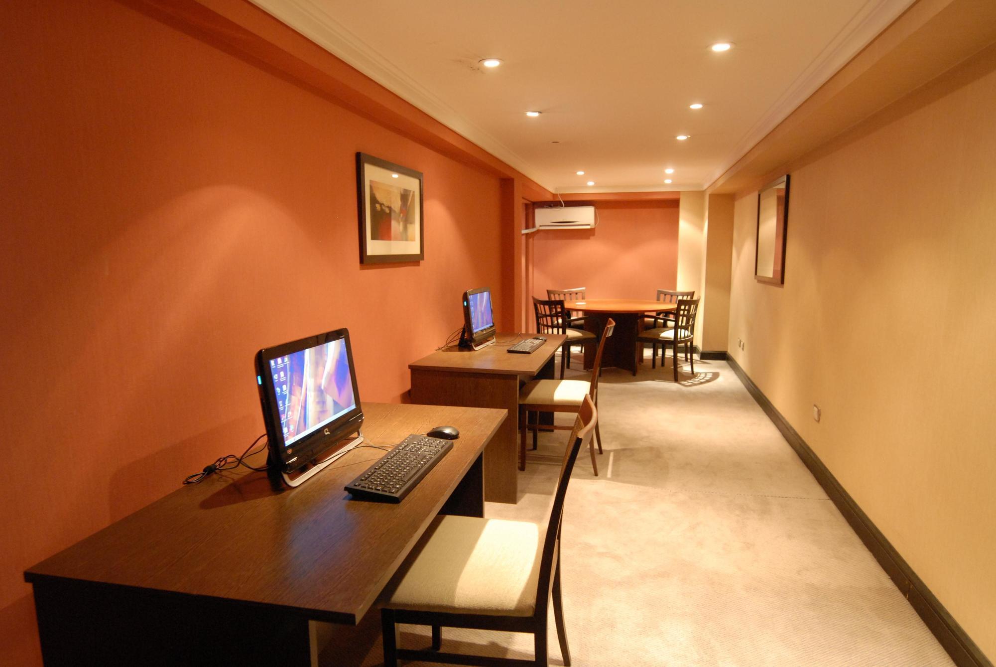 Premium Tower Suites Мендоса Екстериор снимка