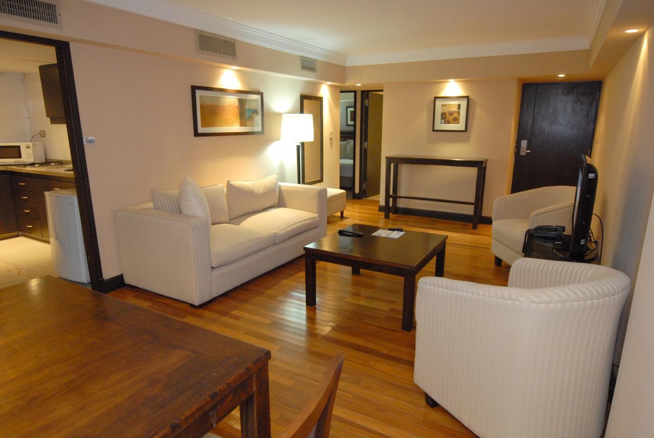 Premium Tower Suites Мендоса Екстериор снимка