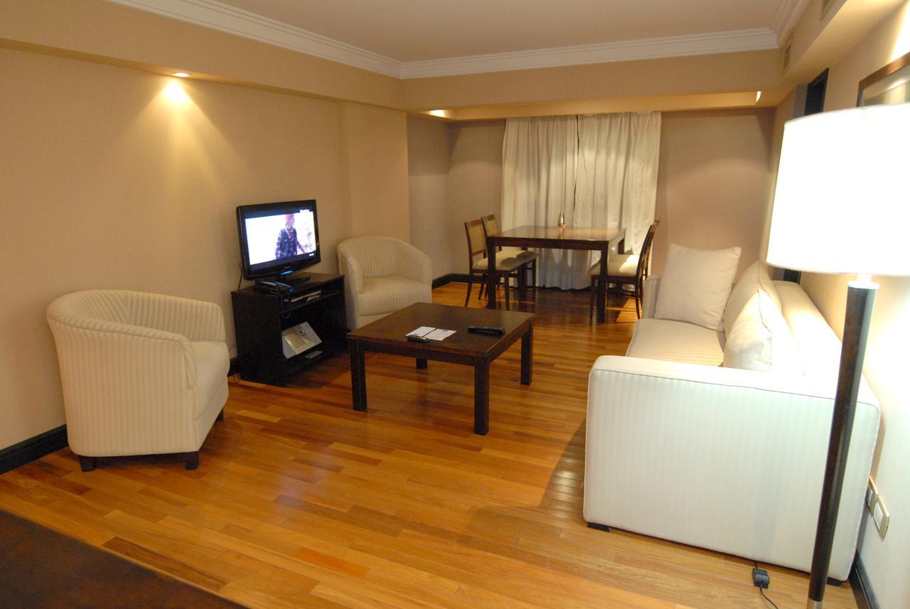 Premium Tower Suites Мендоса Екстериор снимка